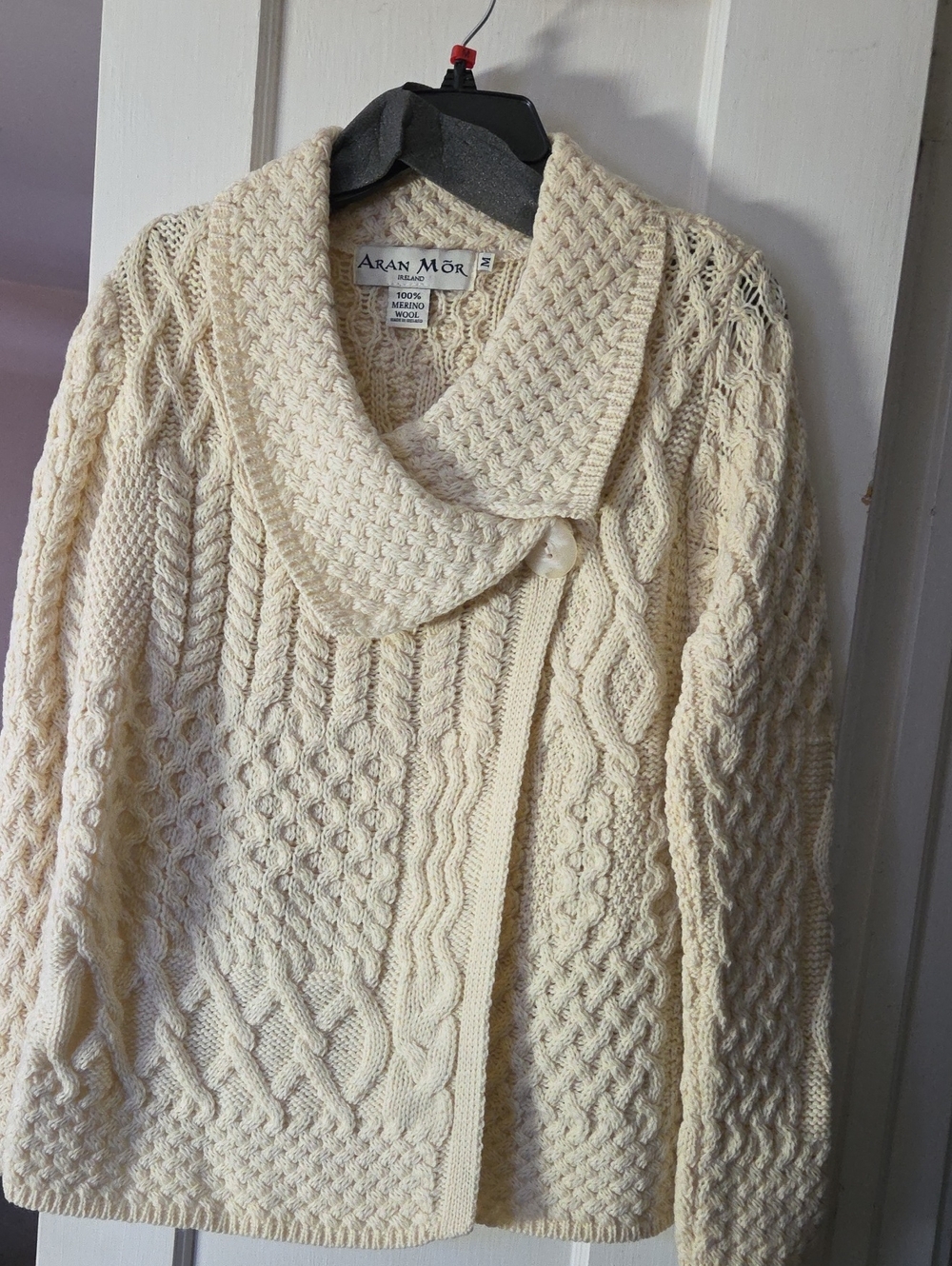 Aran Mór Women's Cream Cable-Stitch Shawl Collar Cardigan